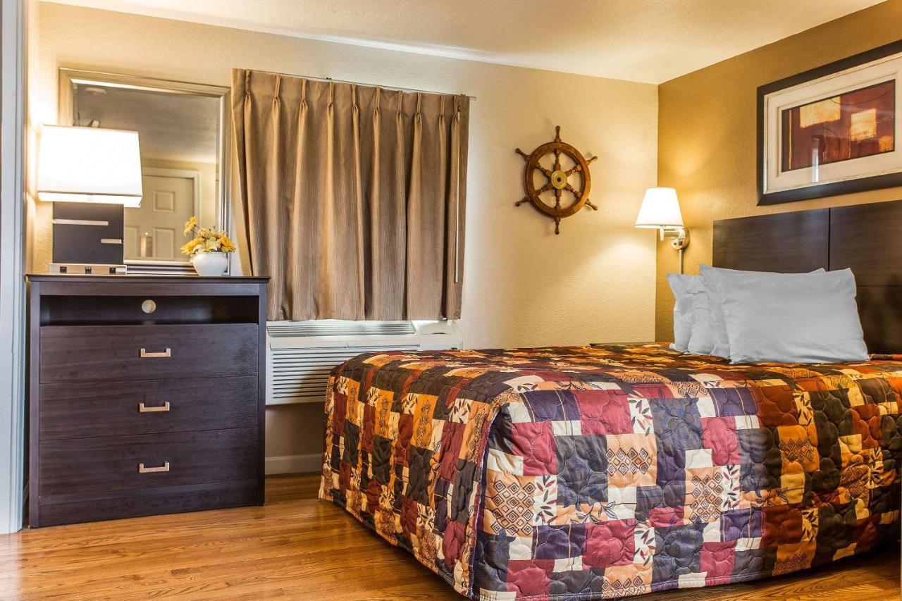 Rodeway Inn & Suites Nags Head Buitenkant foto