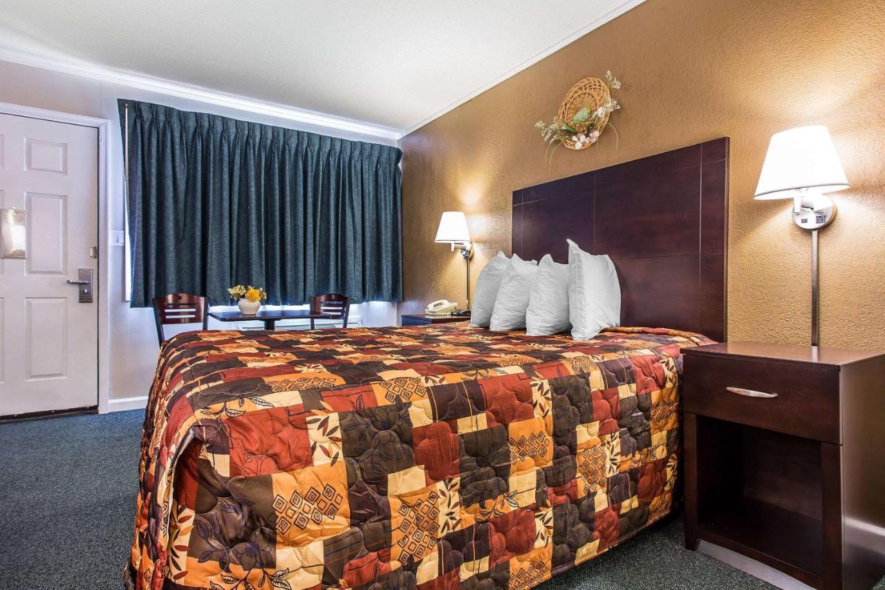 Rodeway Inn & Suites Nags Head Buitenkant foto