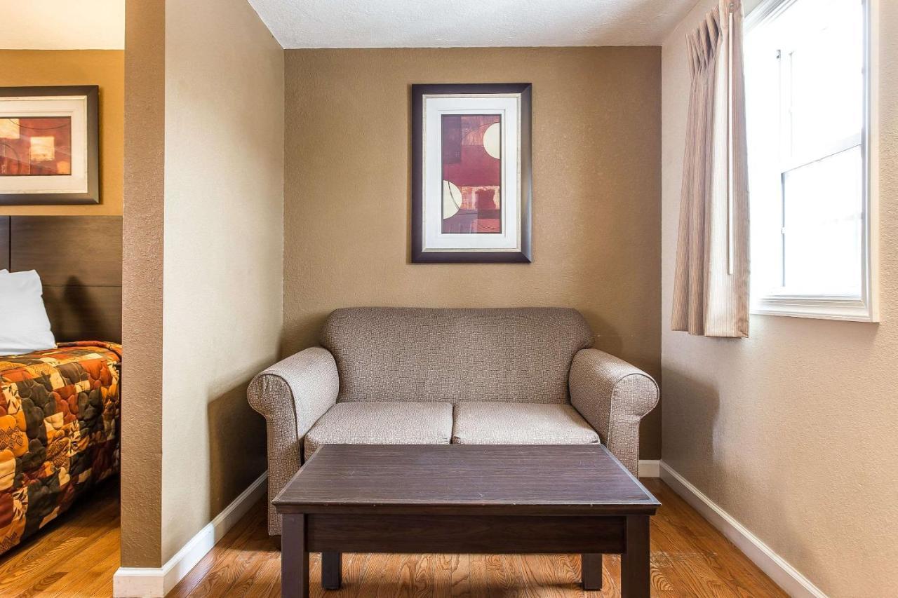 Rodeway Inn & Suites Nags Head Buitenkant foto